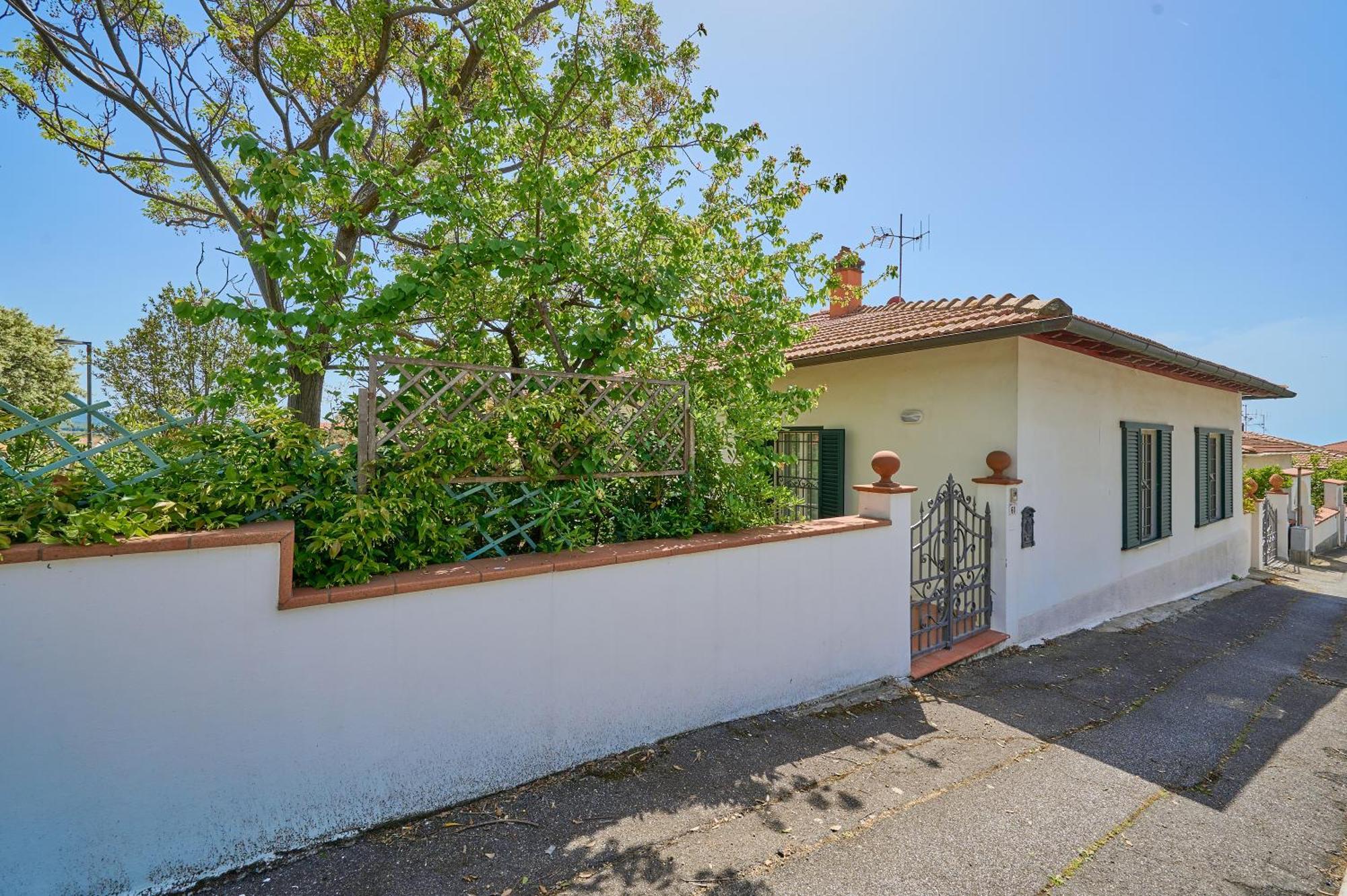 Casa Cipresso Villa San Vincenzo Luaran gambar