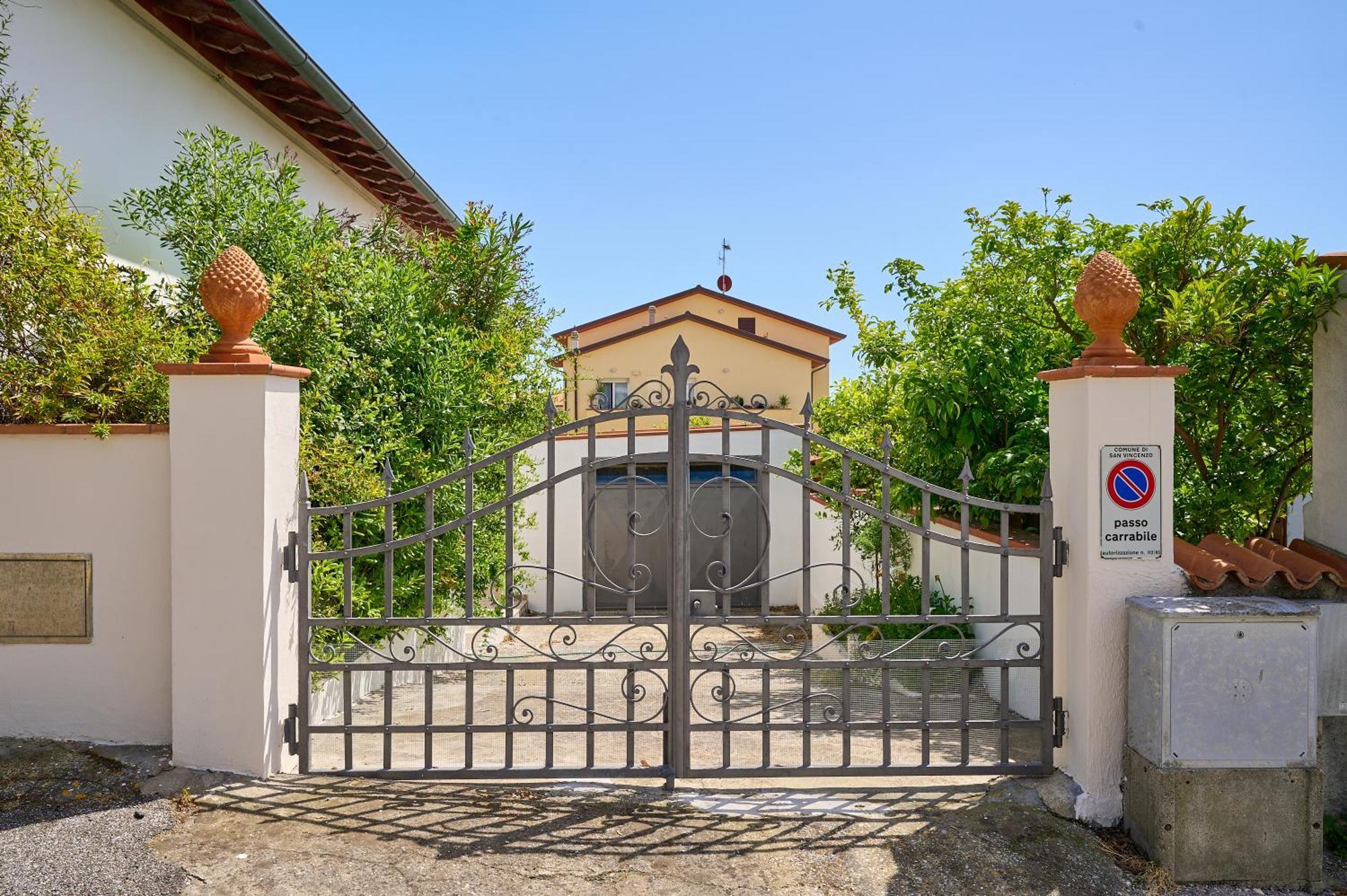 Casa Cipresso Villa San Vincenzo Luaran gambar